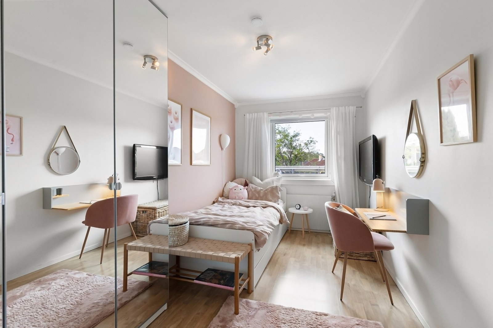 Soverom 2 passer ypperlig som gjesterom, barnerom eller kontor Galleribilde