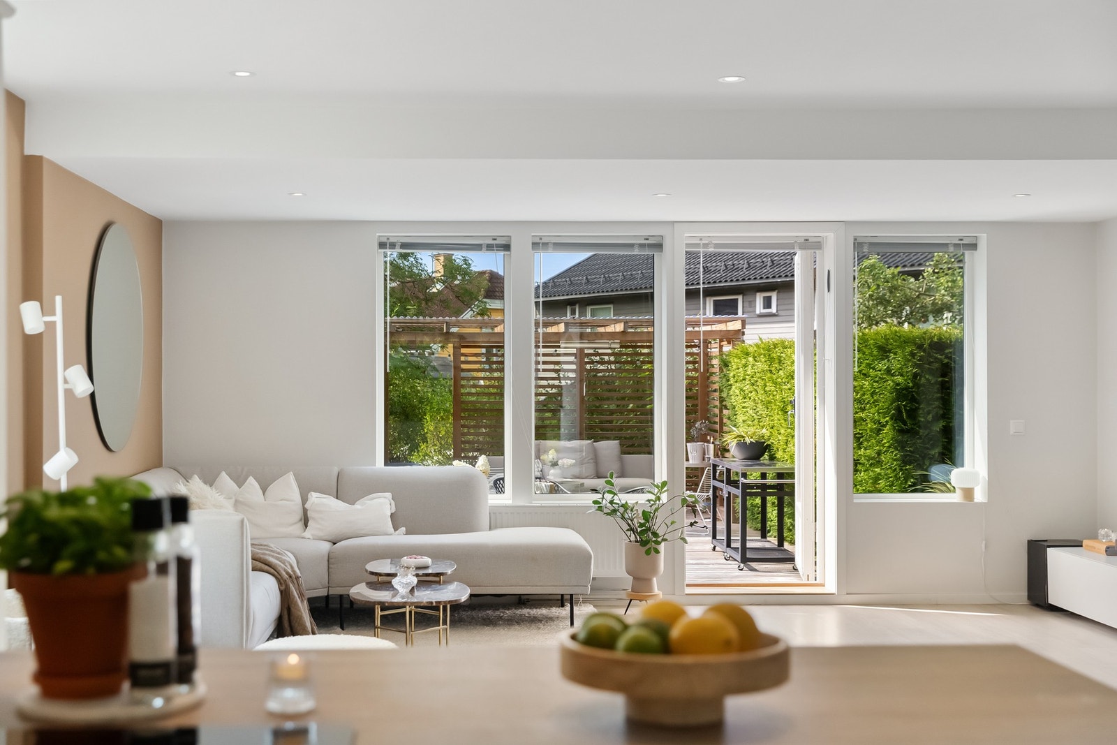 Kjøkkenøy separerer stue og kjøkken Galleribilde