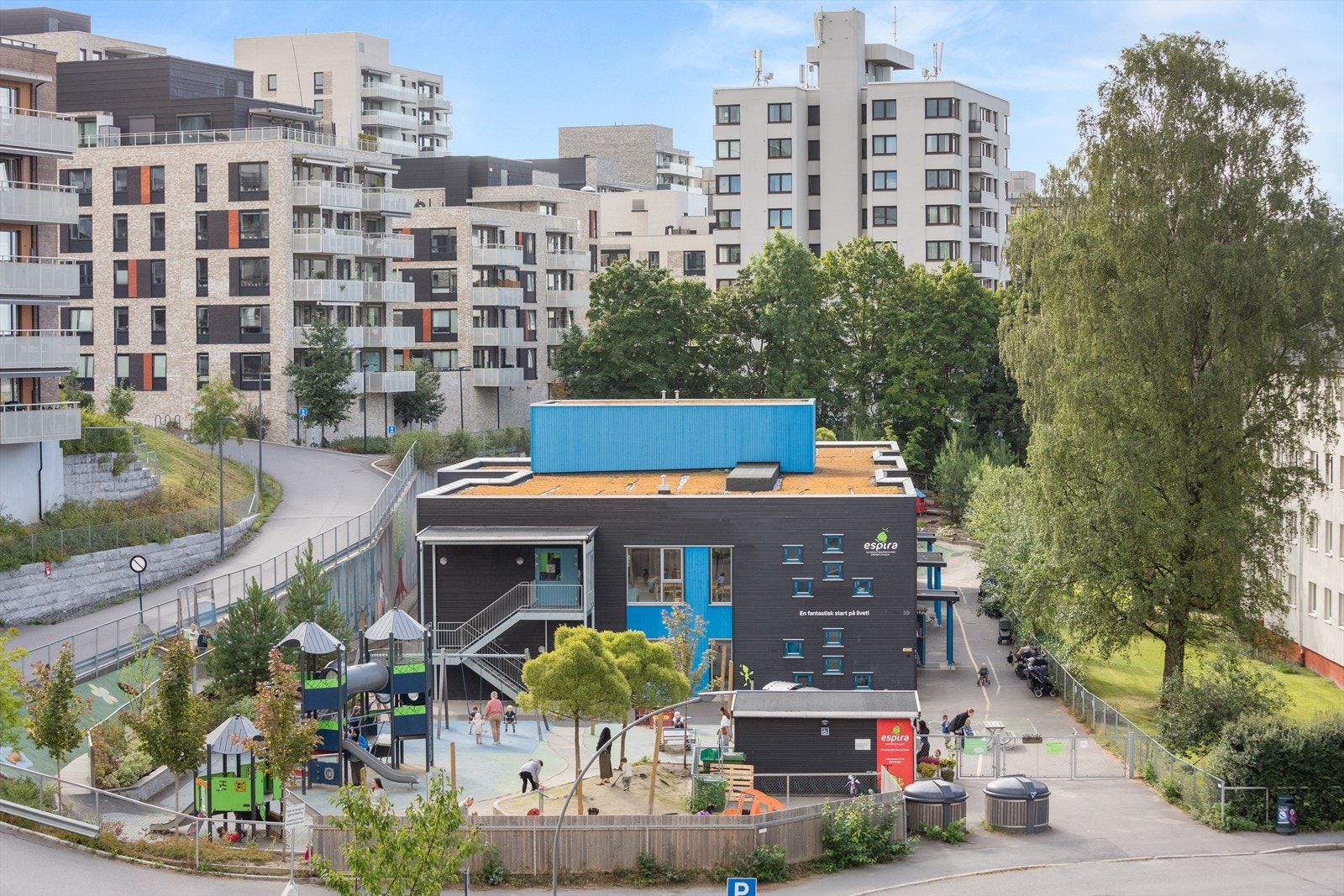 Svært attraktivt boligområdet på Torshov/Storo med gode kollektivforbindelser, alt av fasiliteter, grøntområder og servicetilbud rett i nærheten - Barnehagen ligger rett borti gaten. Galleribilde
