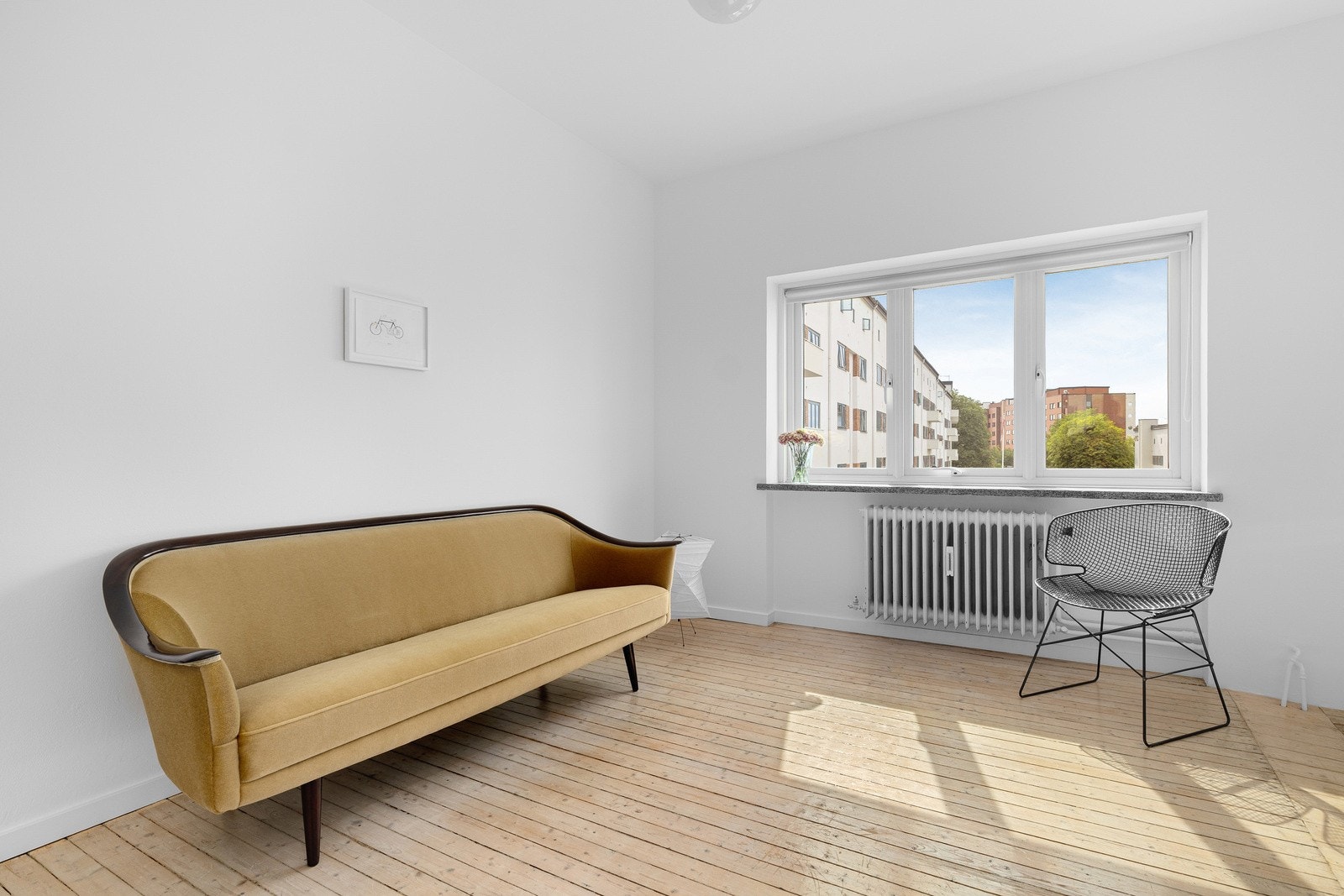 En lys og innbydende 2-roms i den ettertraktede Funkisgården på Torshov. Galleribilde