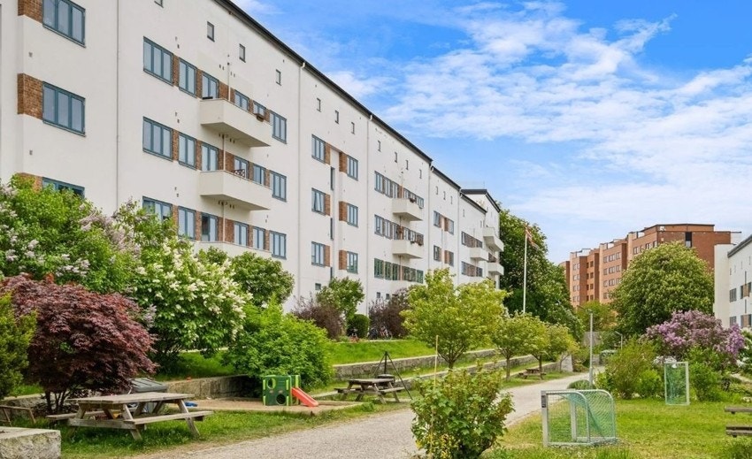Borettslaget har en pen, parkmessig bakgård. Galleribilde