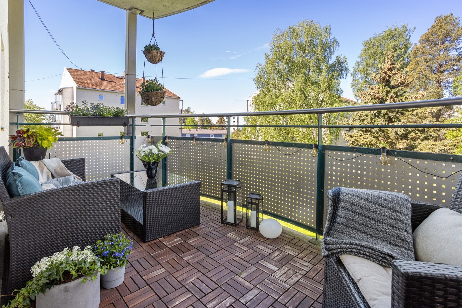 Stor nord/- vestvendt balkong på ca. 7 kvm. Galleribilde