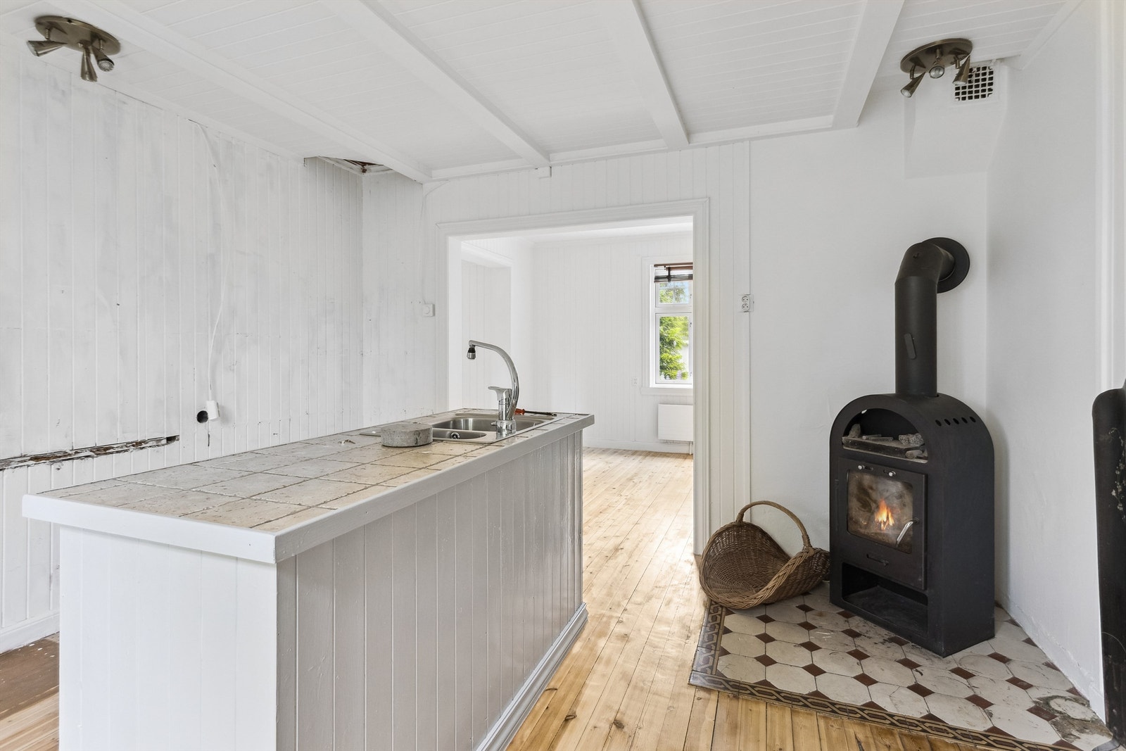 Øvrig del av kjøkkeninnredning er fjernet Galleribilde