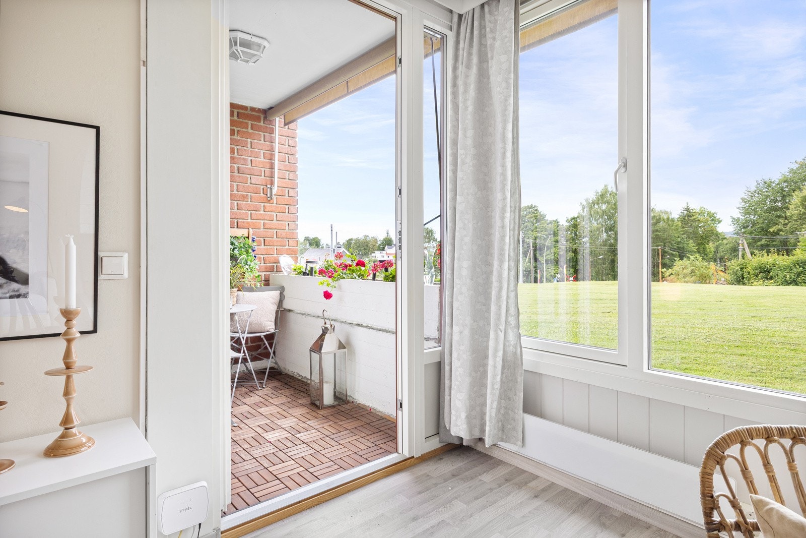 Direkte adkomst til terrasse fra stuen. Galleribilde