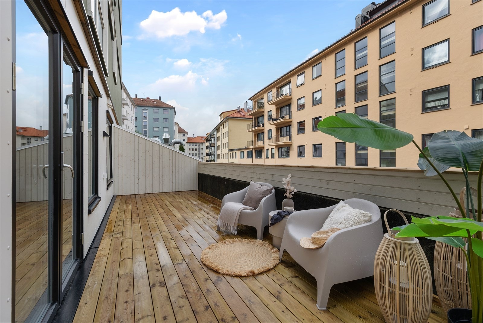 Stilfull 3-roms leilighet med markterrasse på hele 18 kvm! Galleribilde