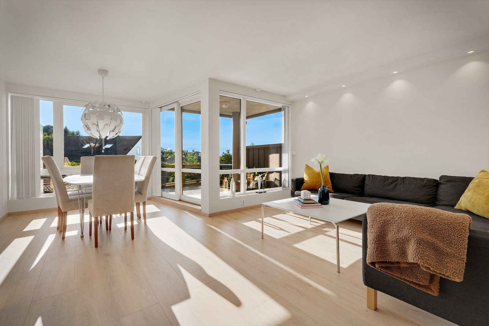 Lekker og moderne 3-roms leilighet med god beliggenhet i et attraktivt og fredelig område Galleribilde