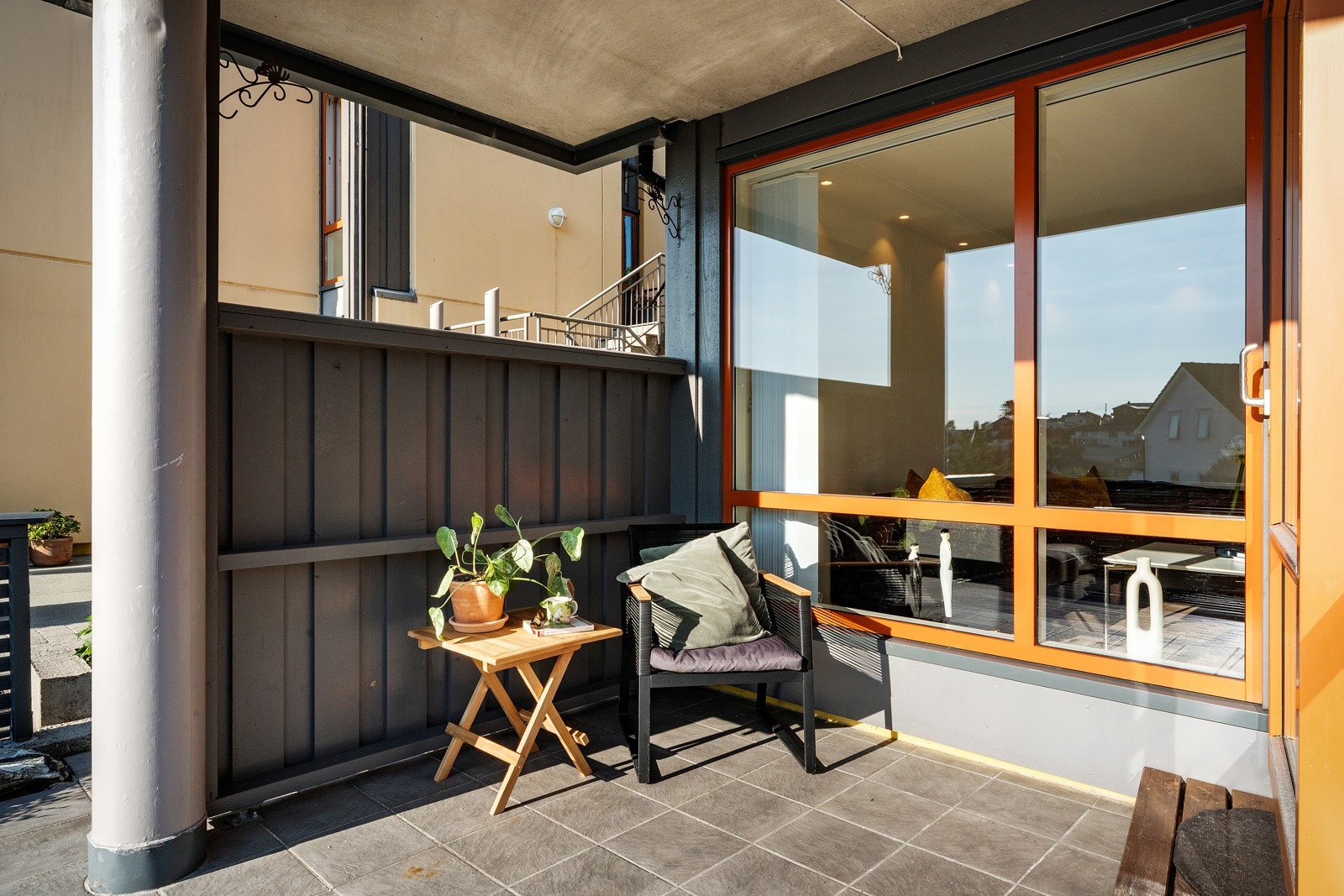 Deler er overbygget slik at du kan sitte ute selv om det skulle dryppe litt Galleribilde