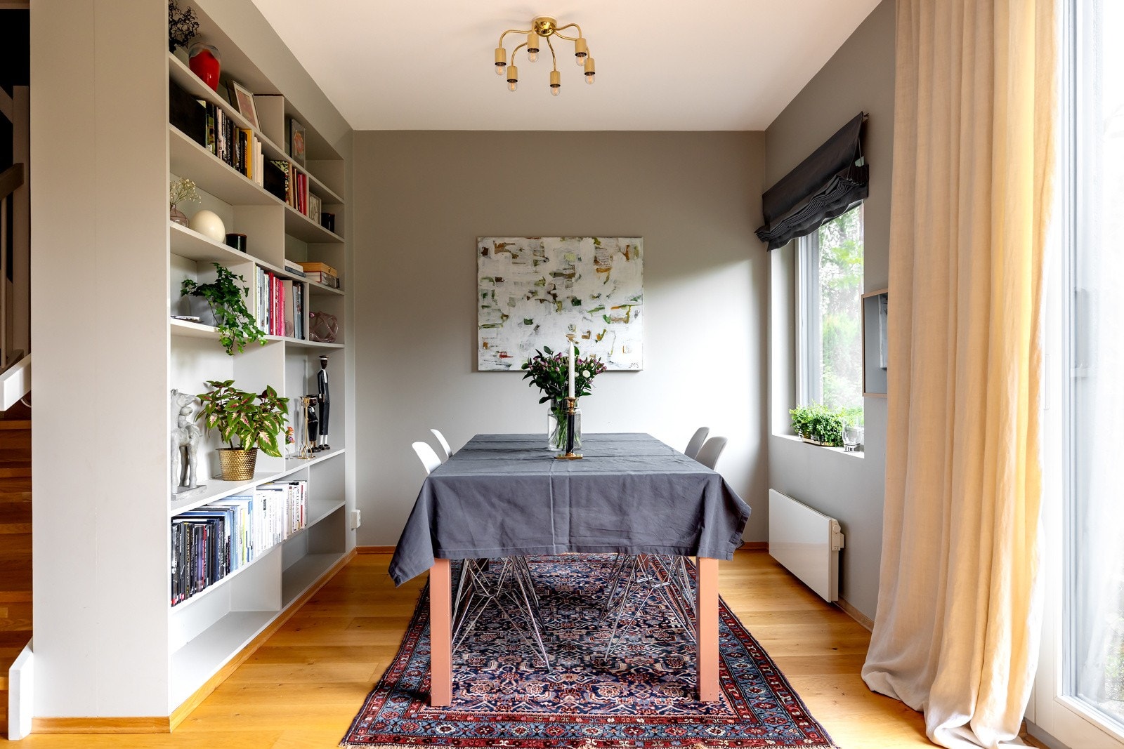 Plassbygget bokhylle fra 2020. Galleribilde