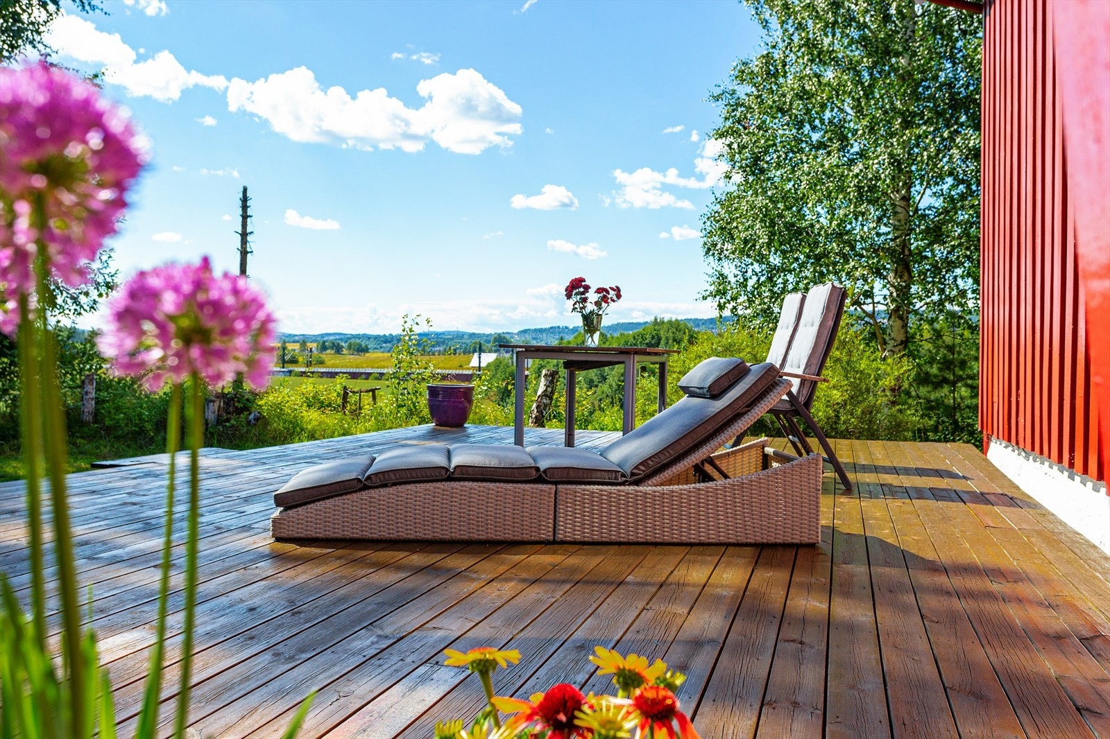 Her kan man nyte både middagssol og kveldssol. Galleribilde