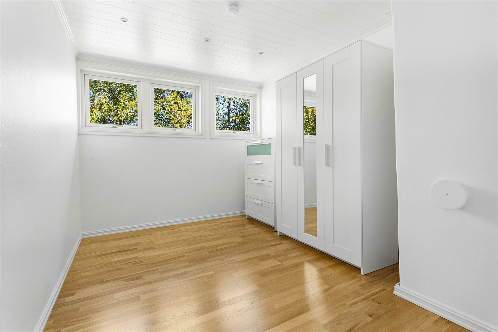 Soverom 4 som kan benyttes som garderoberom, oppbevaringsrom, kontor el. Galleribilde