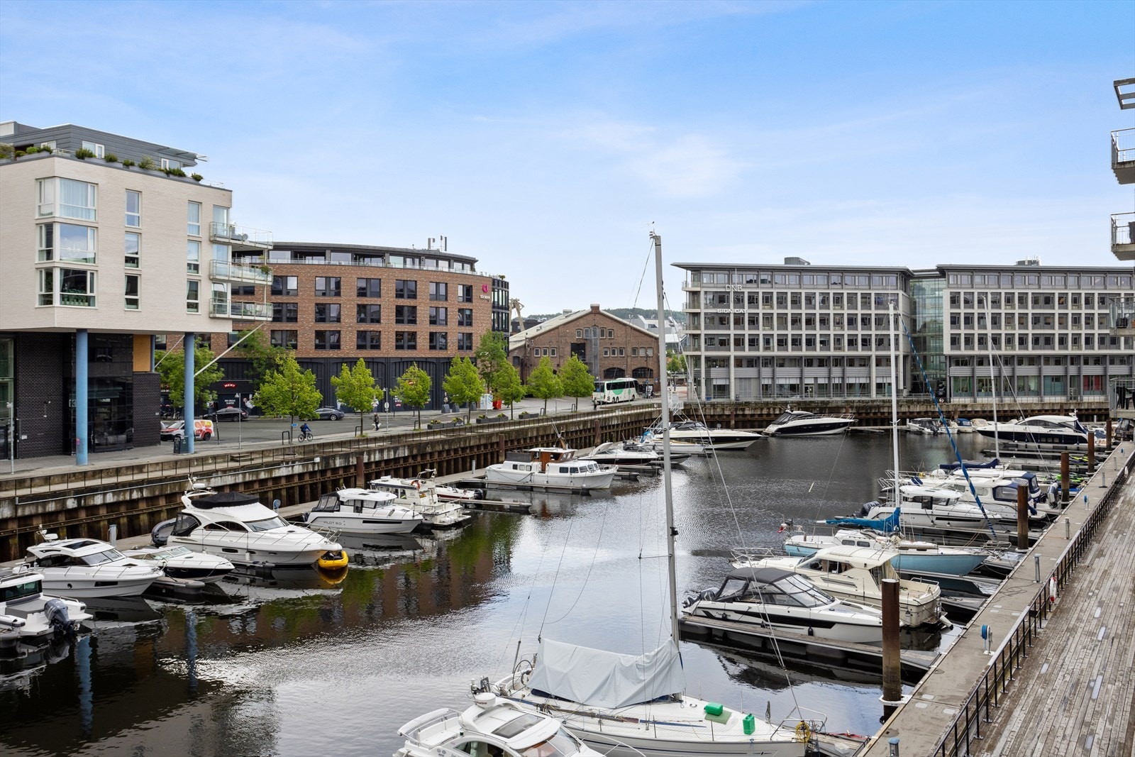 Dyre Halses gate er blindgate og det er ikke gjennomgangstrafikk verken av biler eller fotgjengere. Galleribilde