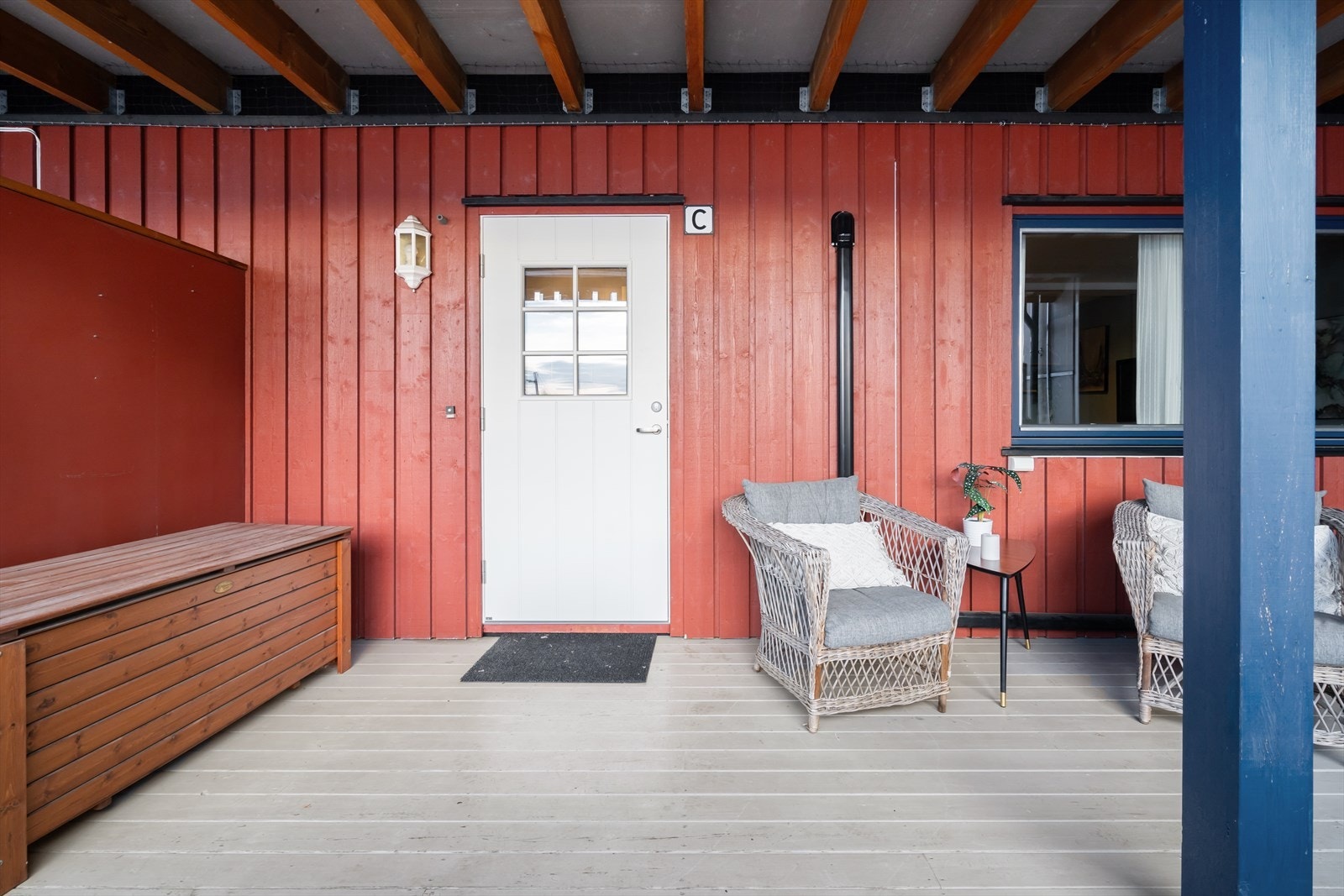 Kun en kort kjøretur unna ligger Furumo Idrettsanlegg med friidrettsbane, kunstfrossen skøytebane, Furumo svømmehall, landskjente Frisklivs-sentralen, samt ikke minst Furumo med fine tur- og rekreasjonsmuligheter. Galleribilde