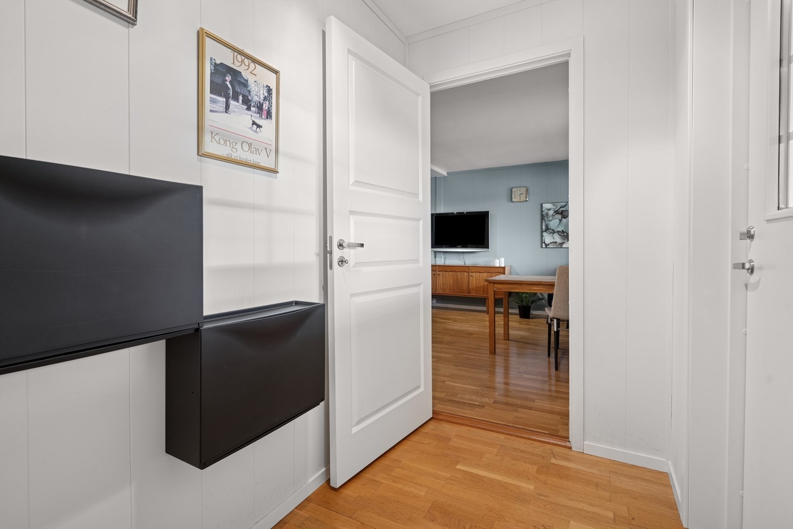 Her er det plass til å henge fra deg yttertøy Galleribilde