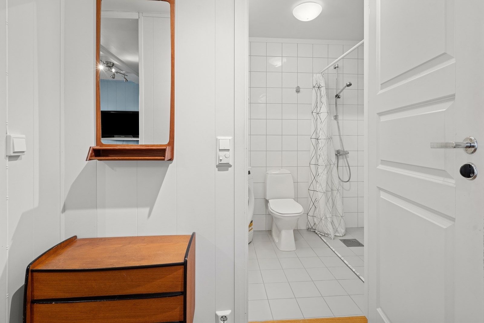 Gang mot baderom Galleribilde