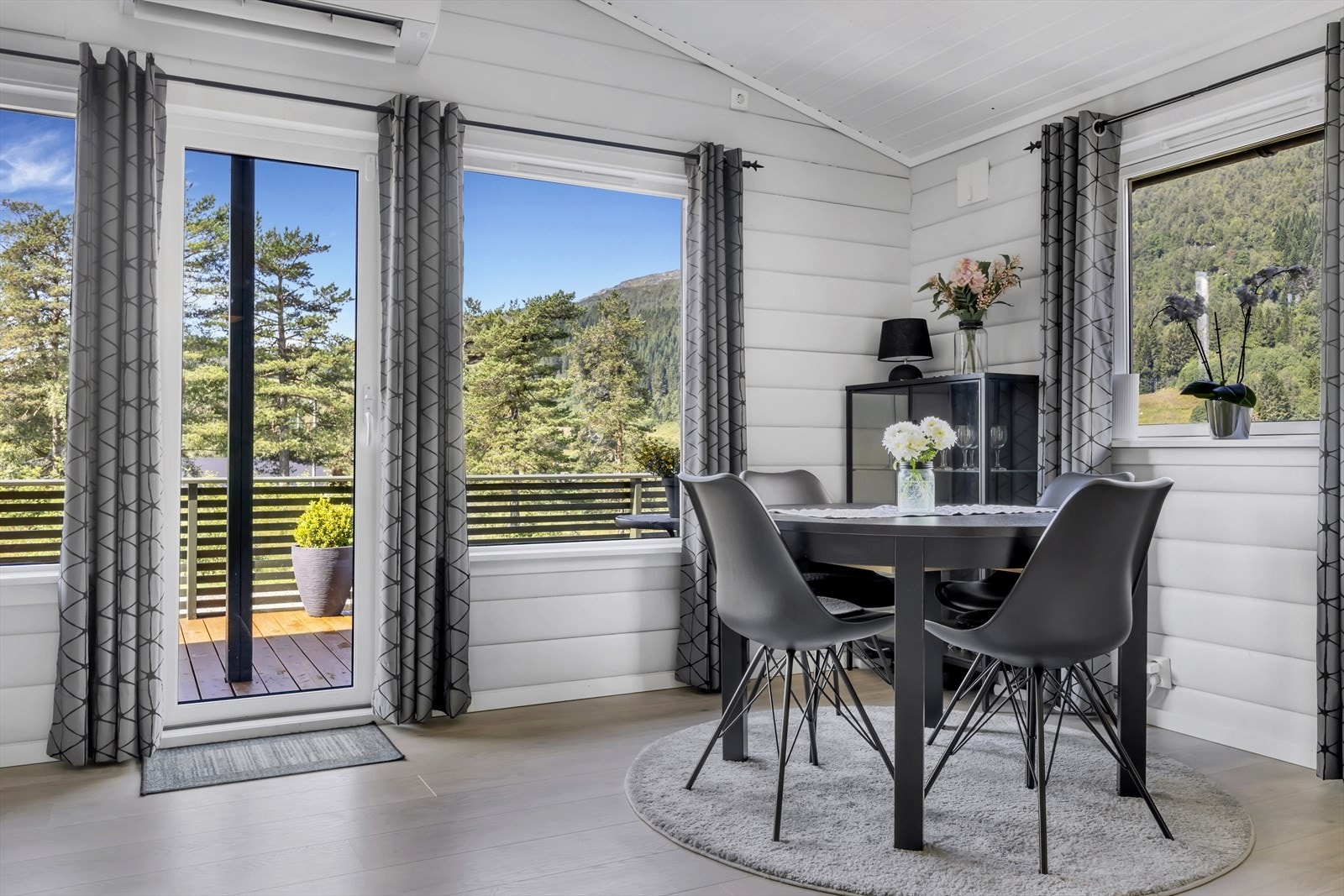 - Her kan du invitere venner og familie til hyggelige middager - Galleribilde