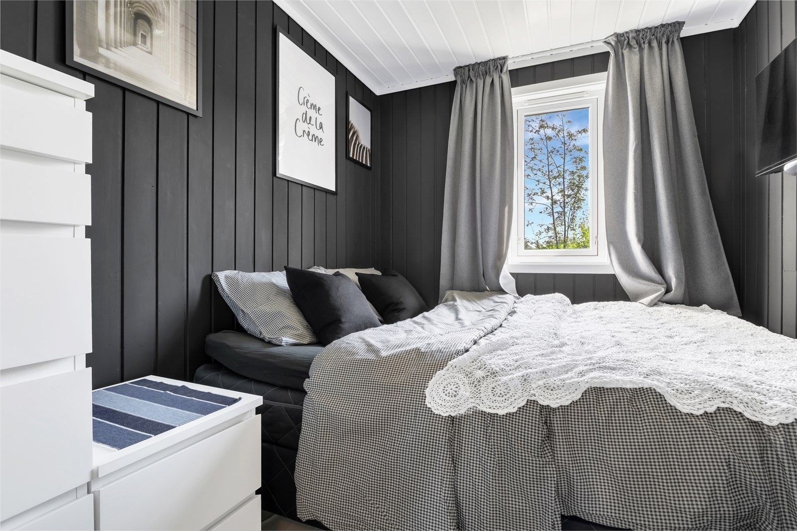 - Soverom 2 har god plass til seng av ønsket størrelse, samt øvrig møblement - Galleribilde