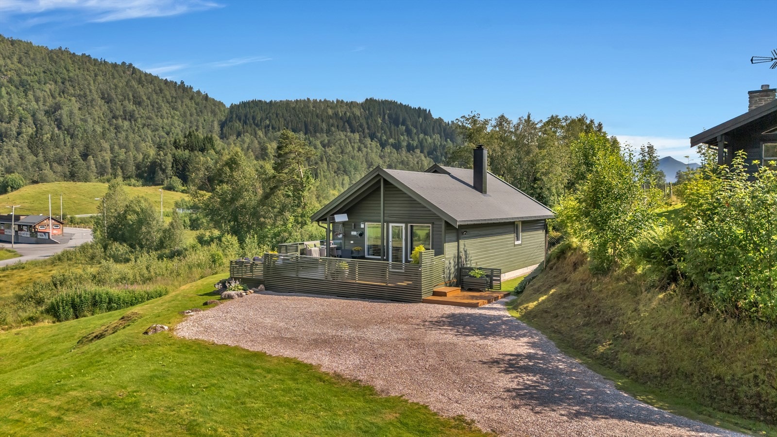 - Sjusete skisenter er kjent for skisenteret med langrennsløyper, og du finner Kvamskogen med sine alpinanlegg og flotte langrennsløyper ca. 15 min kjøring unna - Galleribilde