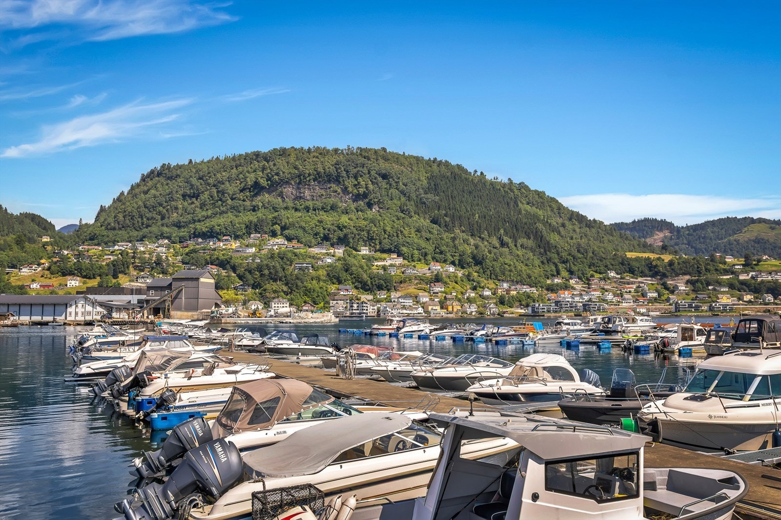 - Øystese er en idyllisk perle for de som setter pris på vakre naturområder og hverdagens ro - Galleribilde