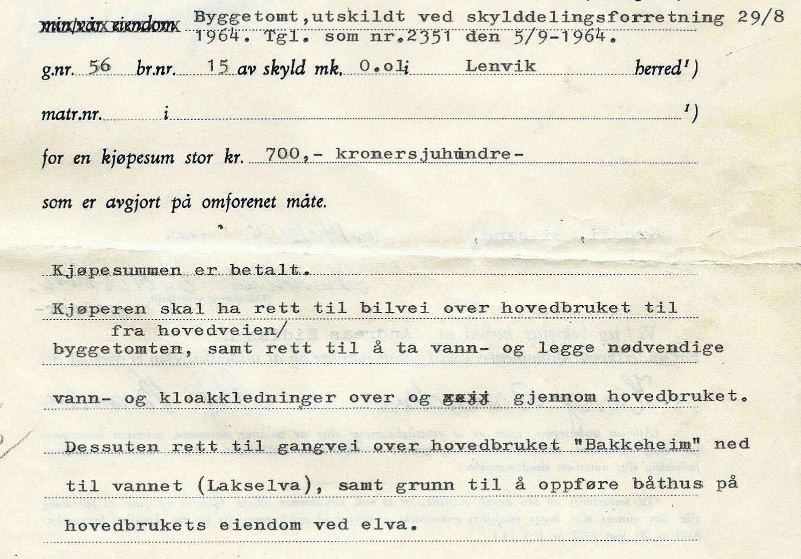 Utsnitt fra skjøte angående rett til gangvei, vann, kloakk og båthus ved Lakselva. Galleribilde