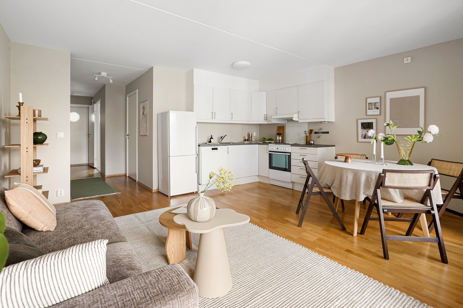 Leiligheten oppleves som både luftig og romslig. Galleribilde