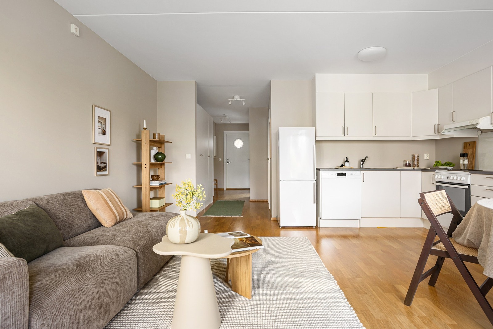 Dette er rommet for sosiale sammenkomster i selskap med venner, gode middager og avkobling. Galleribilde