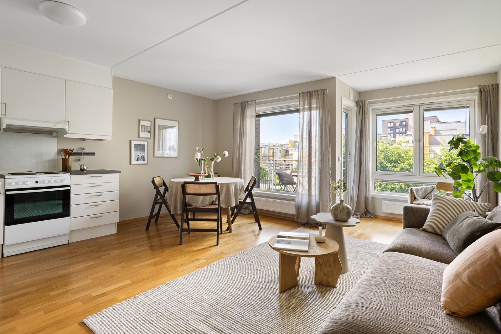 Martin Heiestad v/ EIE Løren ønsker velkommen til Kruttveien 7B! Galleribilde