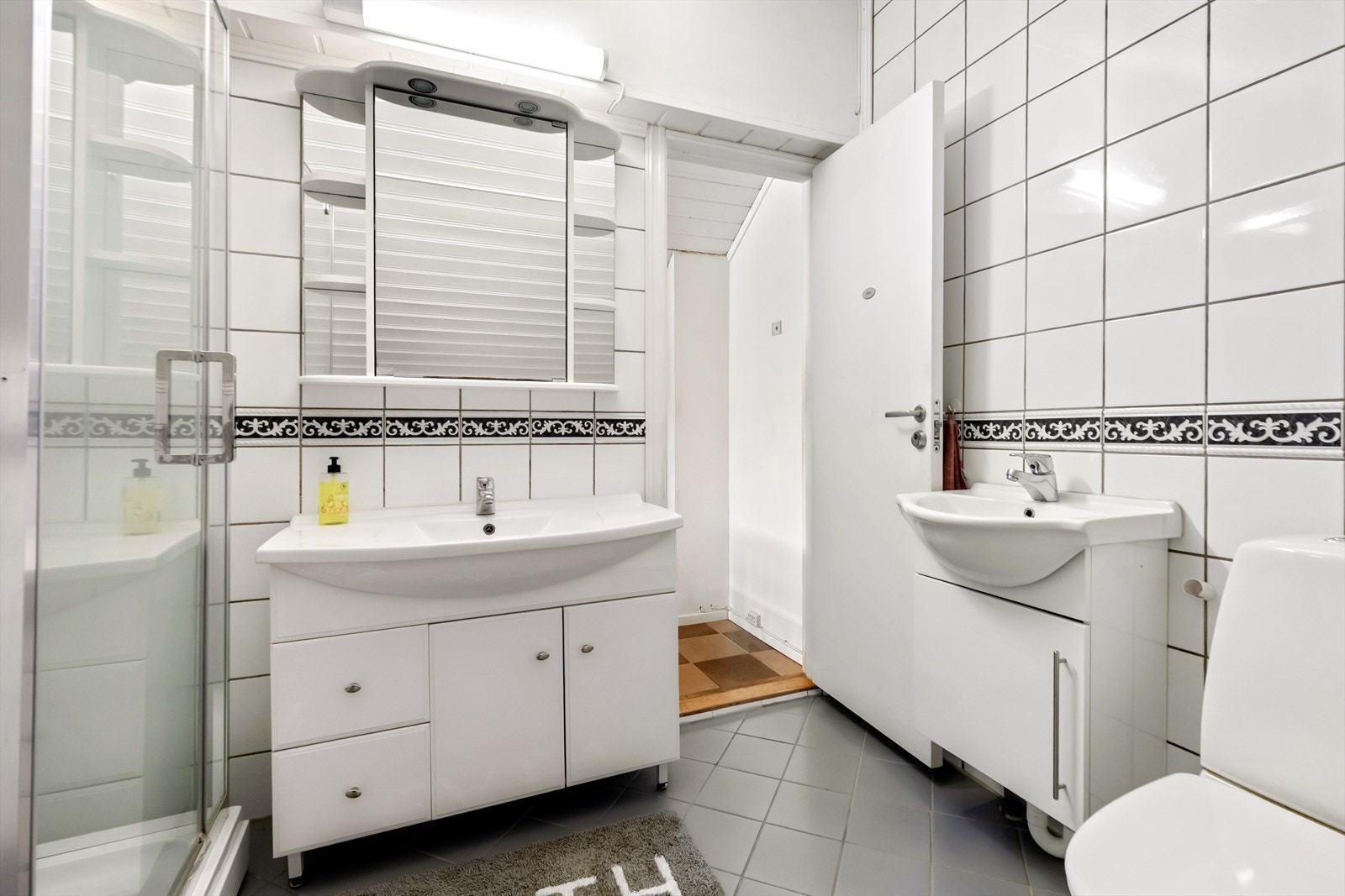 Baderom i loftsetasje Galleribilde