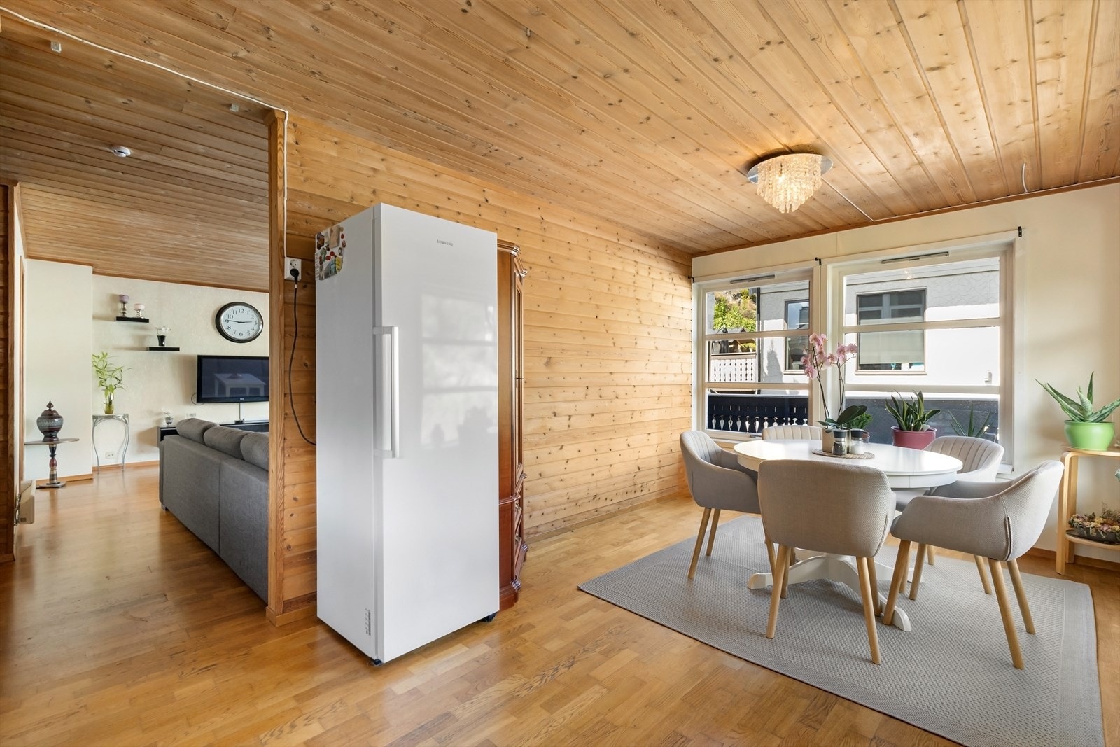 Spiseplass på kjøkkenet Galleribilde