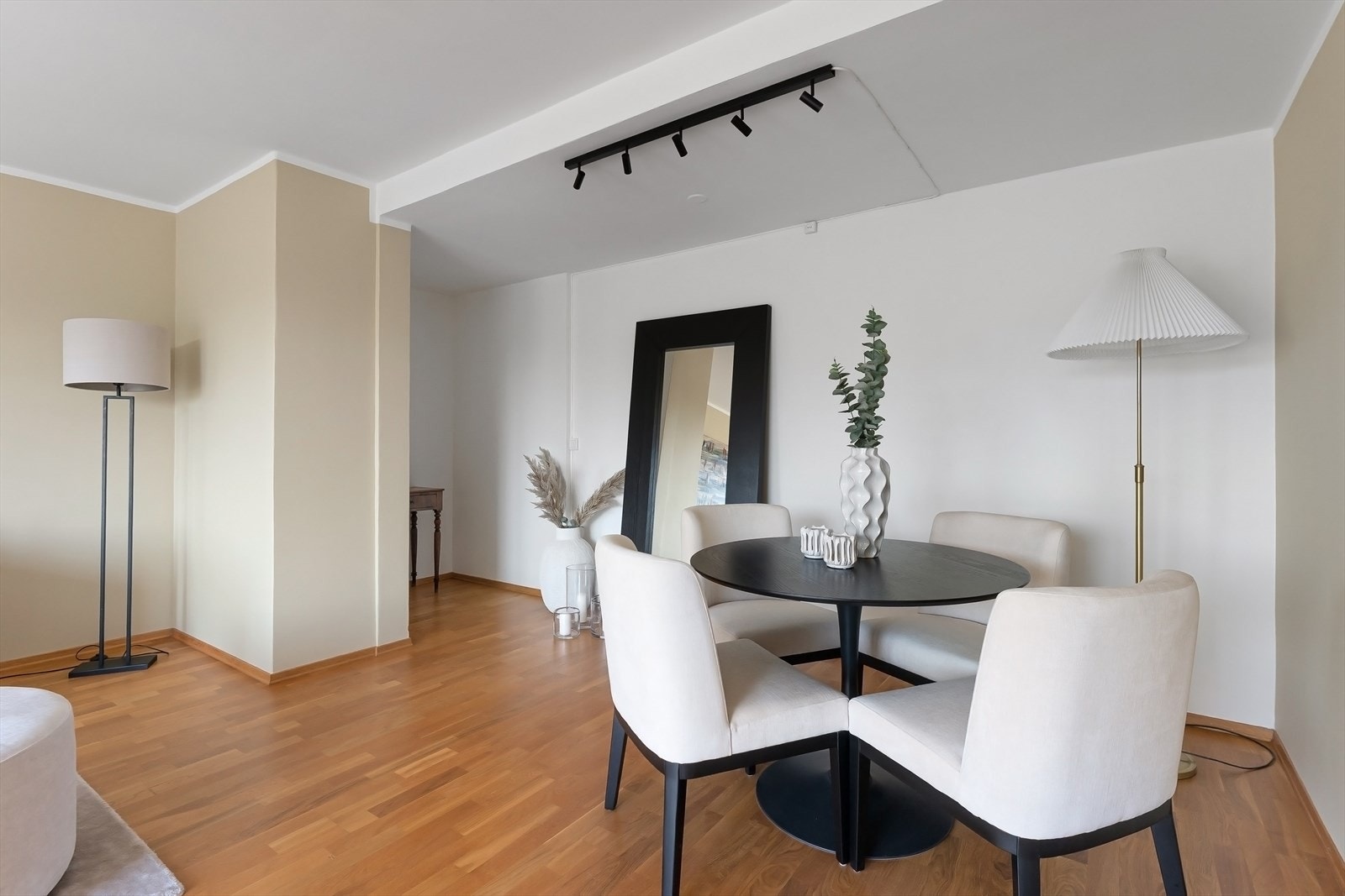 Her er det god plass til spisebord Galleribilde