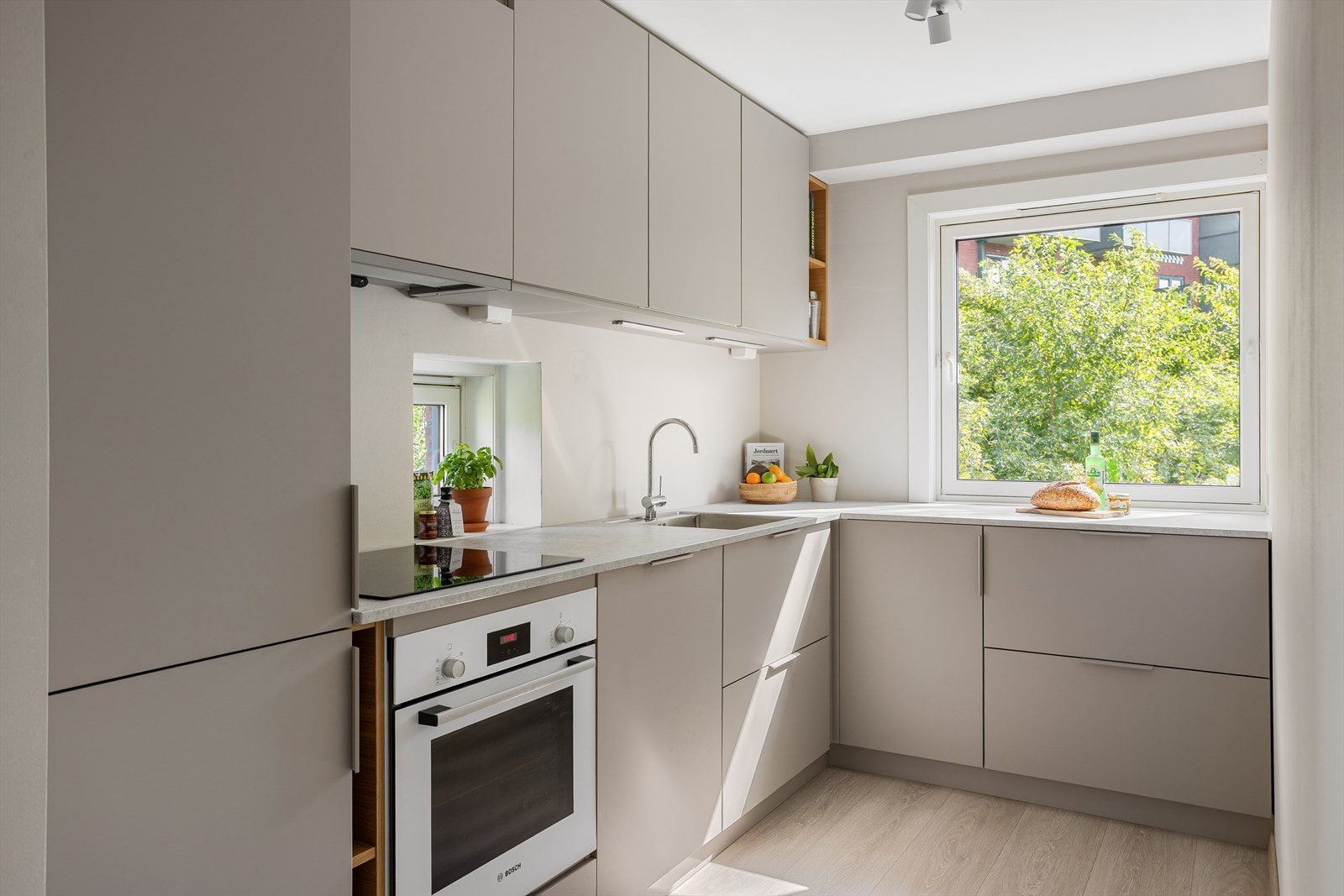 Moderne og lekkert kjøkken fra Kvik, nytt i 2023. Galleribilde