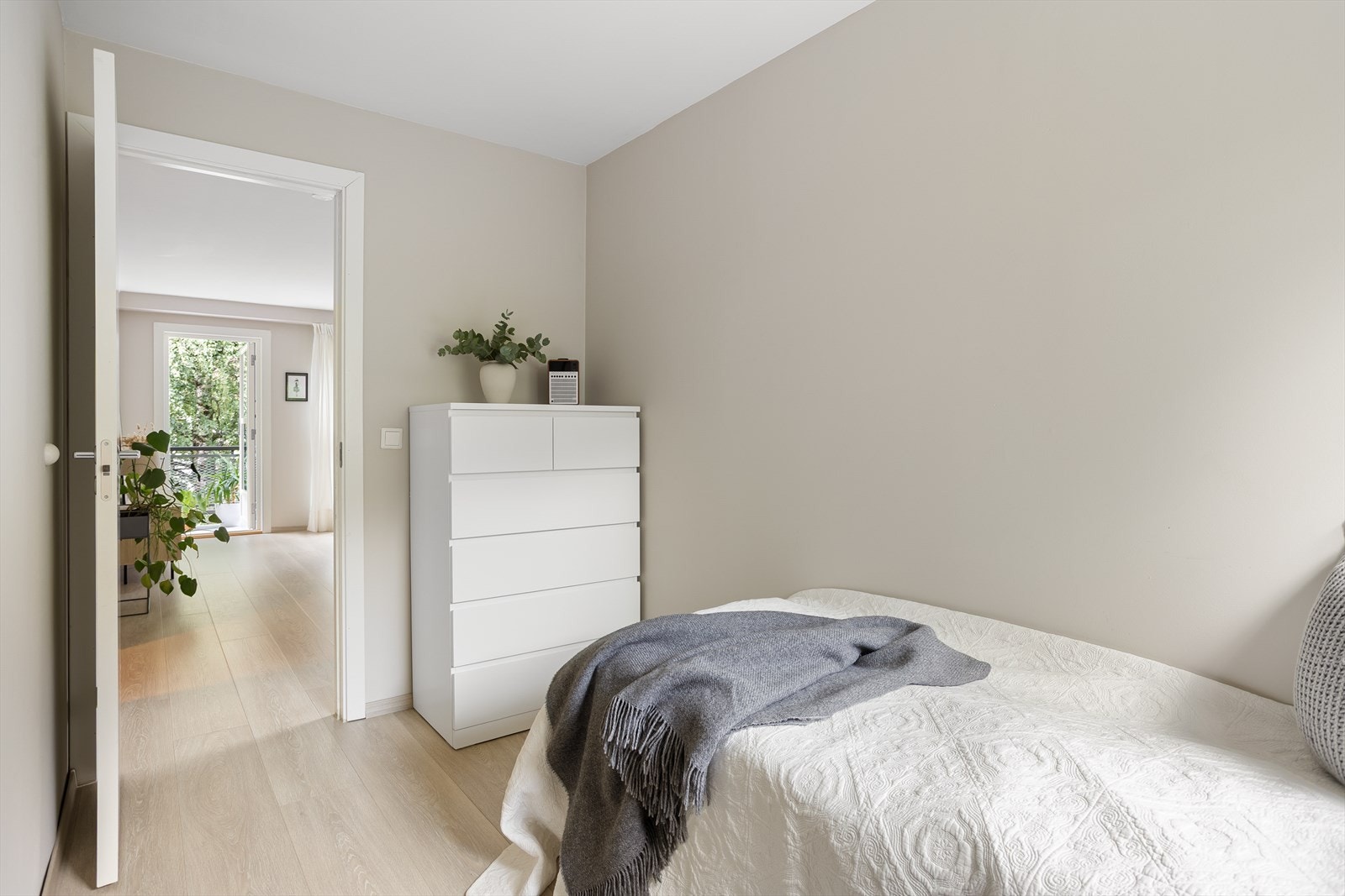 Rommet passer utmerket som gjesterom, barnerom eller kontor - alt etter eget ønske og behov. Galleribilde