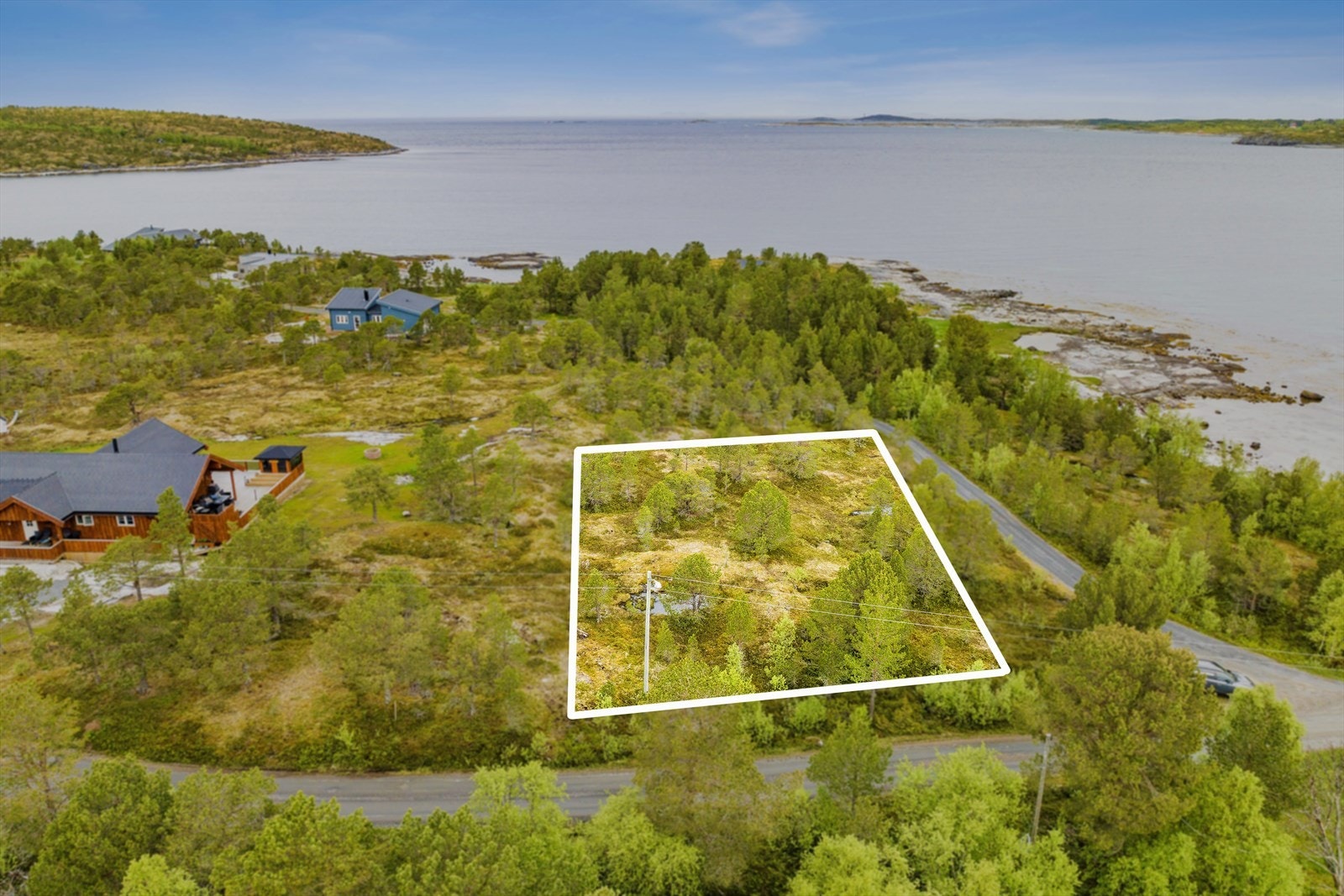 Tomt med merke "T12" er på 1 518 m² og følger handelen. Galleribilde