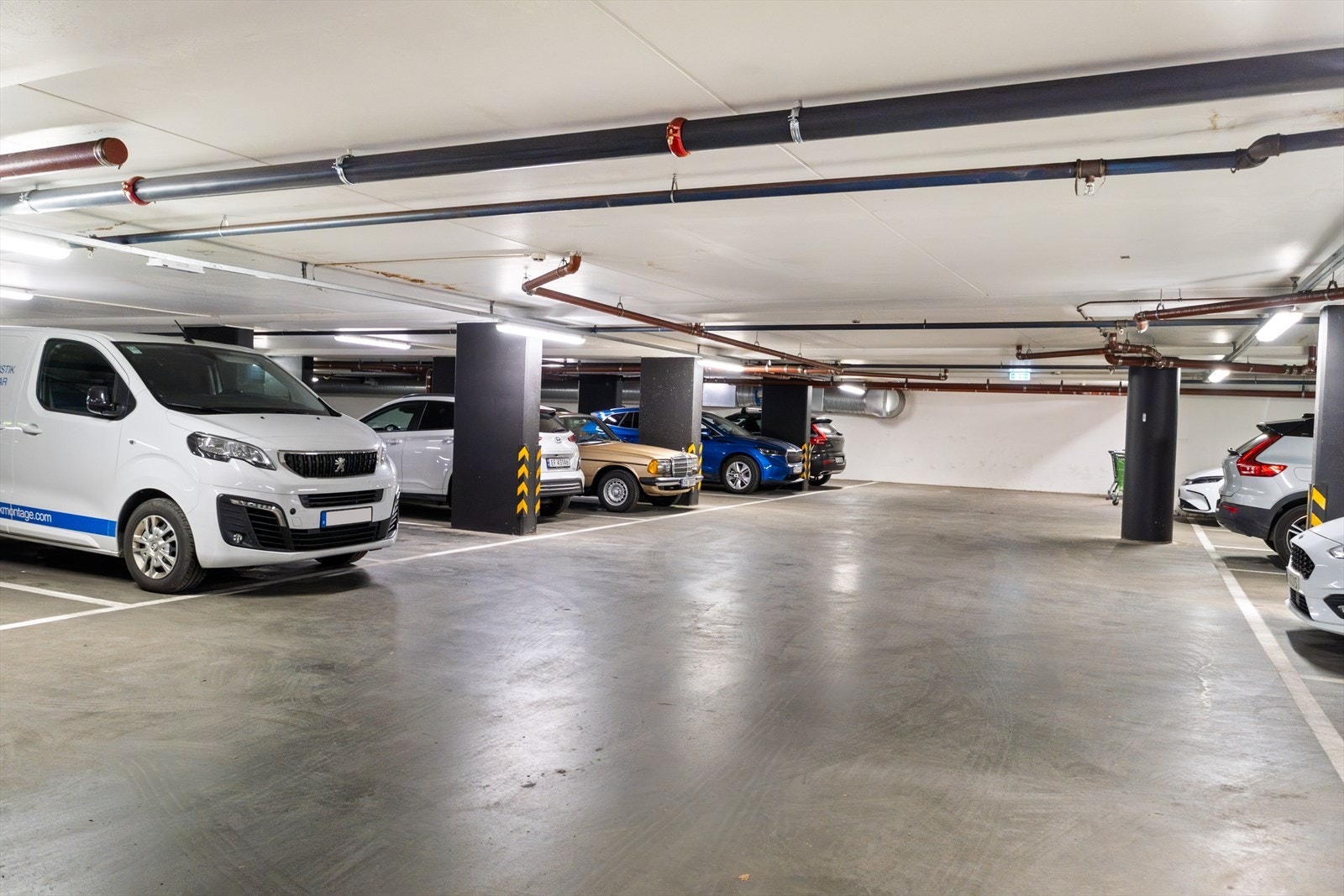 Mulighet for leie/kjøp av parkeringsplass ved ledighet i Kiellands Hus. Galleribilde