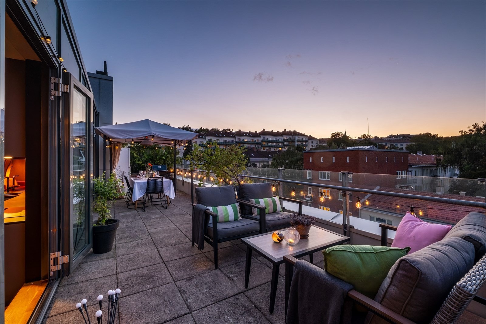 Takterrassen kan deles inn i flere soner. Galleribilde