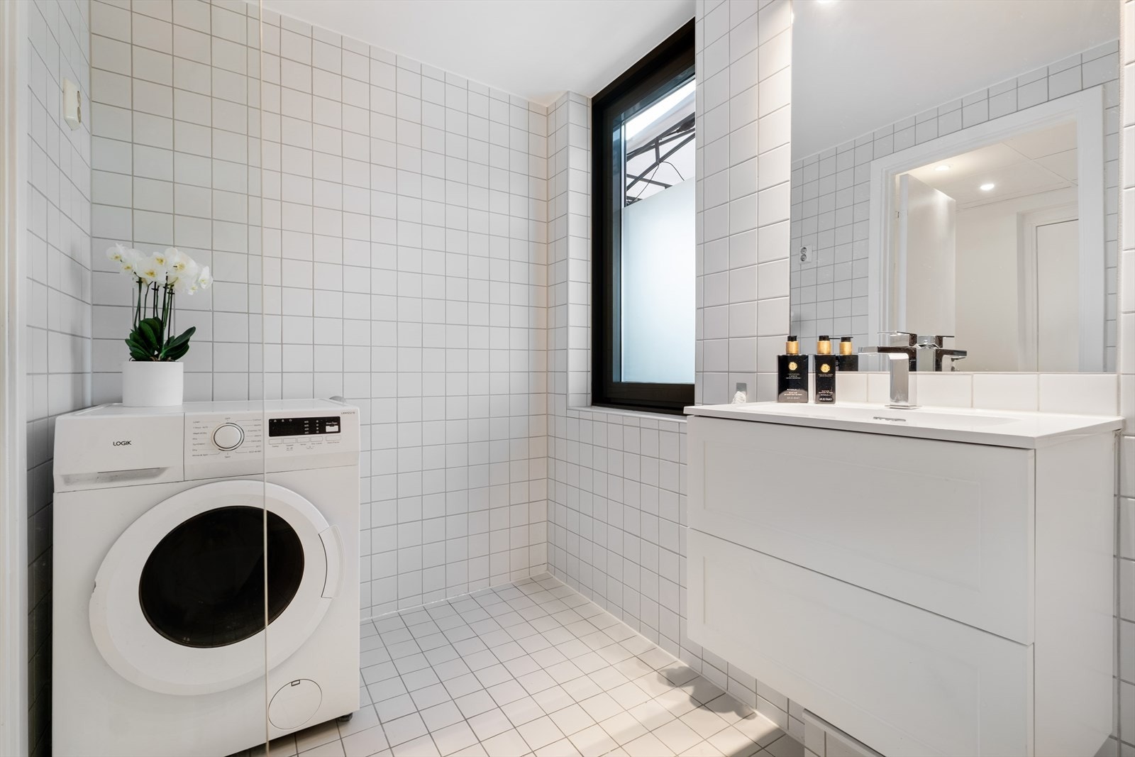 Opplegg for vaskemaskin. Mekanisk avtrekk. Galleribilde