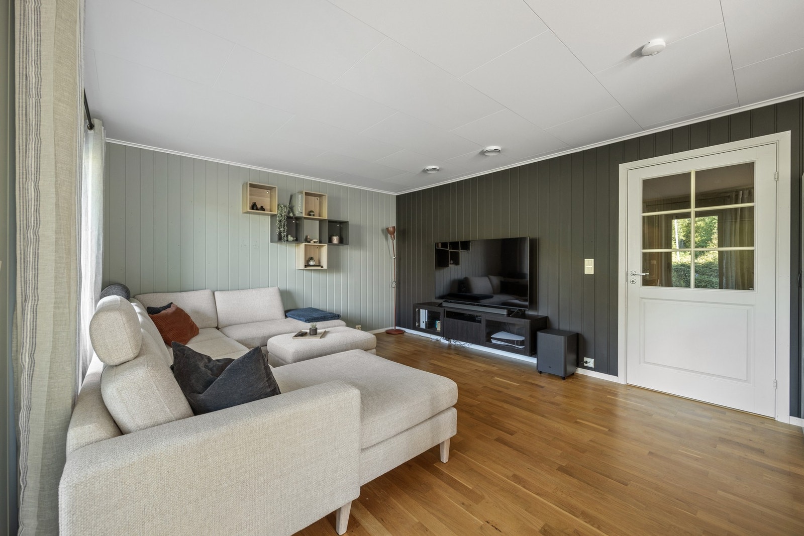 Åpen Stue/kjøkken på til sammen ca. 34 kvm. Galleribilde