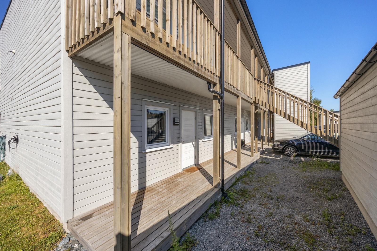 Leiligheten ligger på bakkeplan som gir enkel adkomst. Galleribilde