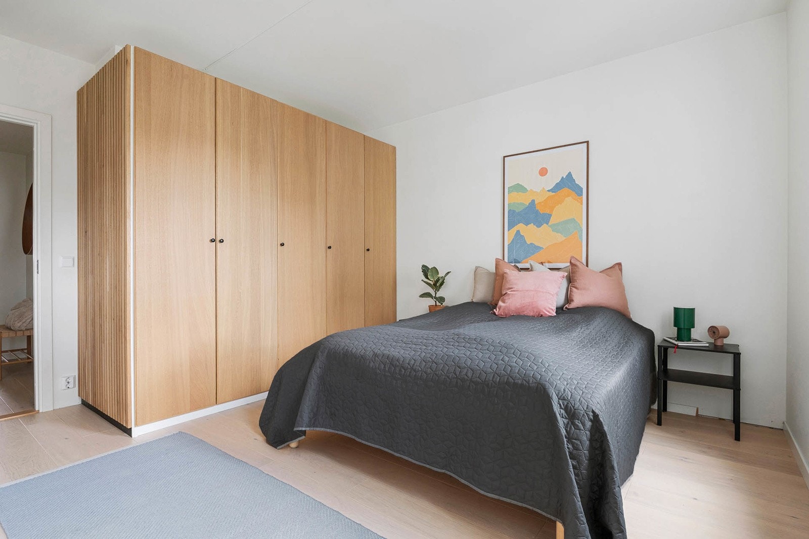 Hovedsoverom er utstyrt med garderobeskap Galleribilde