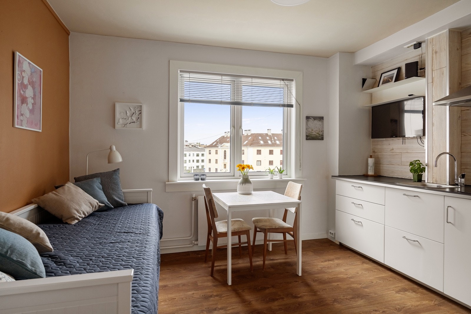 En lys, liten og koselig 1-roms leilighet med god og moderne standard. Galleribilde