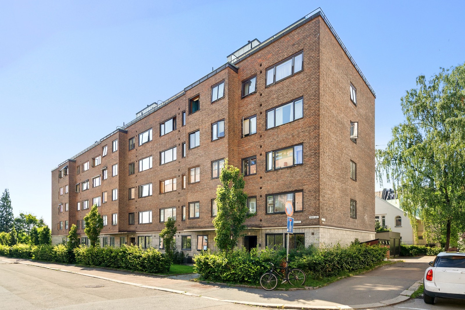 Leiligheten ligger i 4.etasje med heisadkomst. Galleribilde