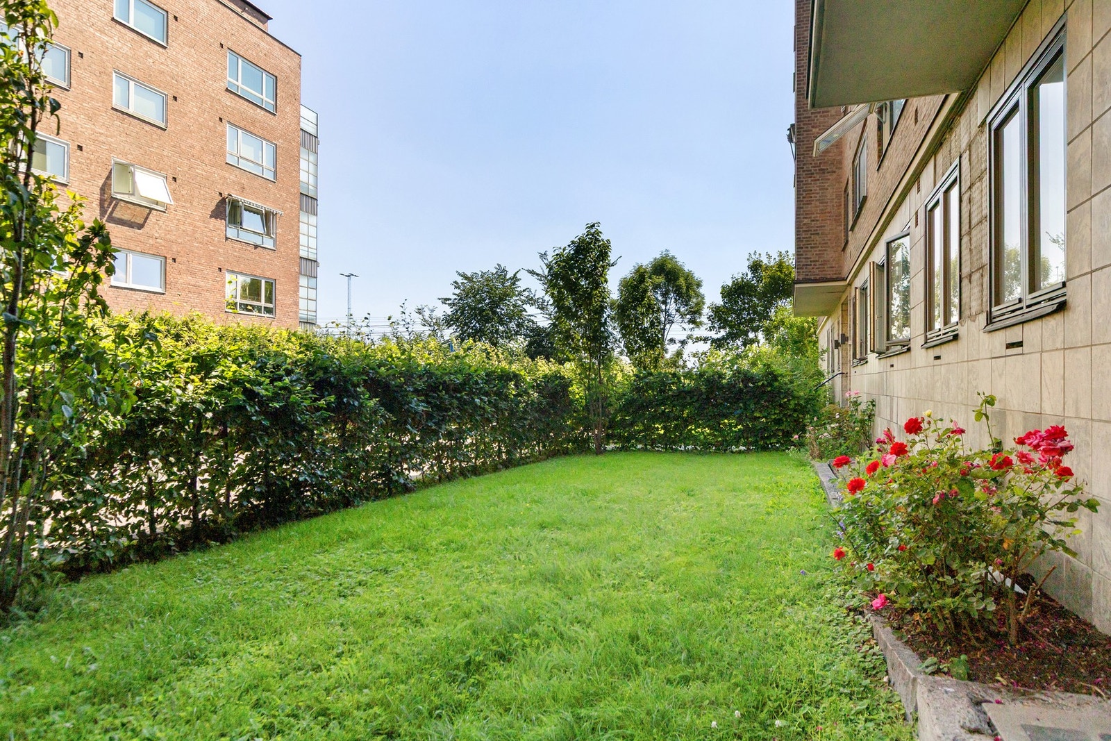 Fellesarealene kan fritt benyttes - perfekt for sosiale spill som boccia, kubb eller krokket. Galleribilde