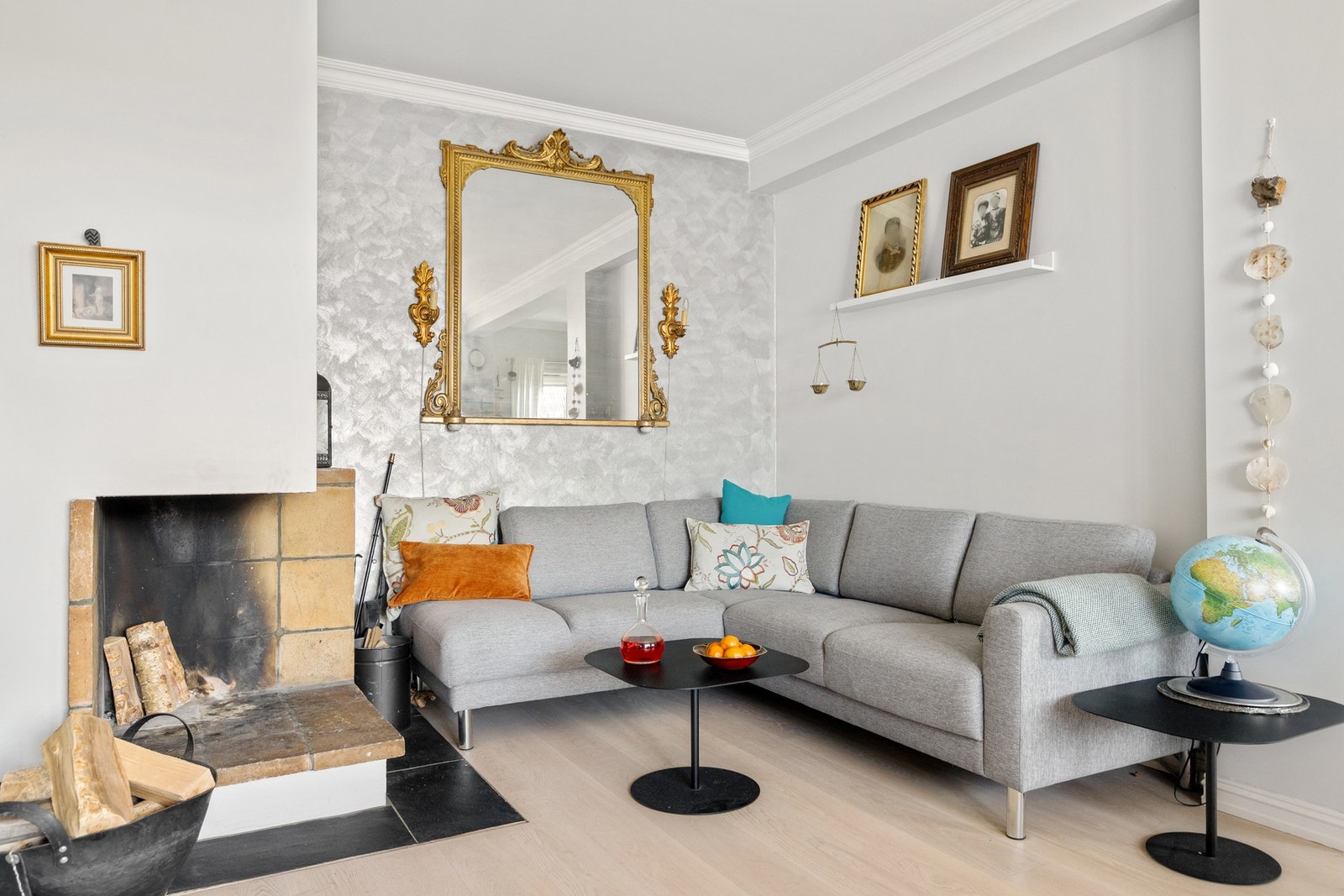 Flott parkett i stue/kjøkken fra 2019. Et kvalitetsgulv fra Prestige kolleksjonen til merket Tarkett. Galleribilde