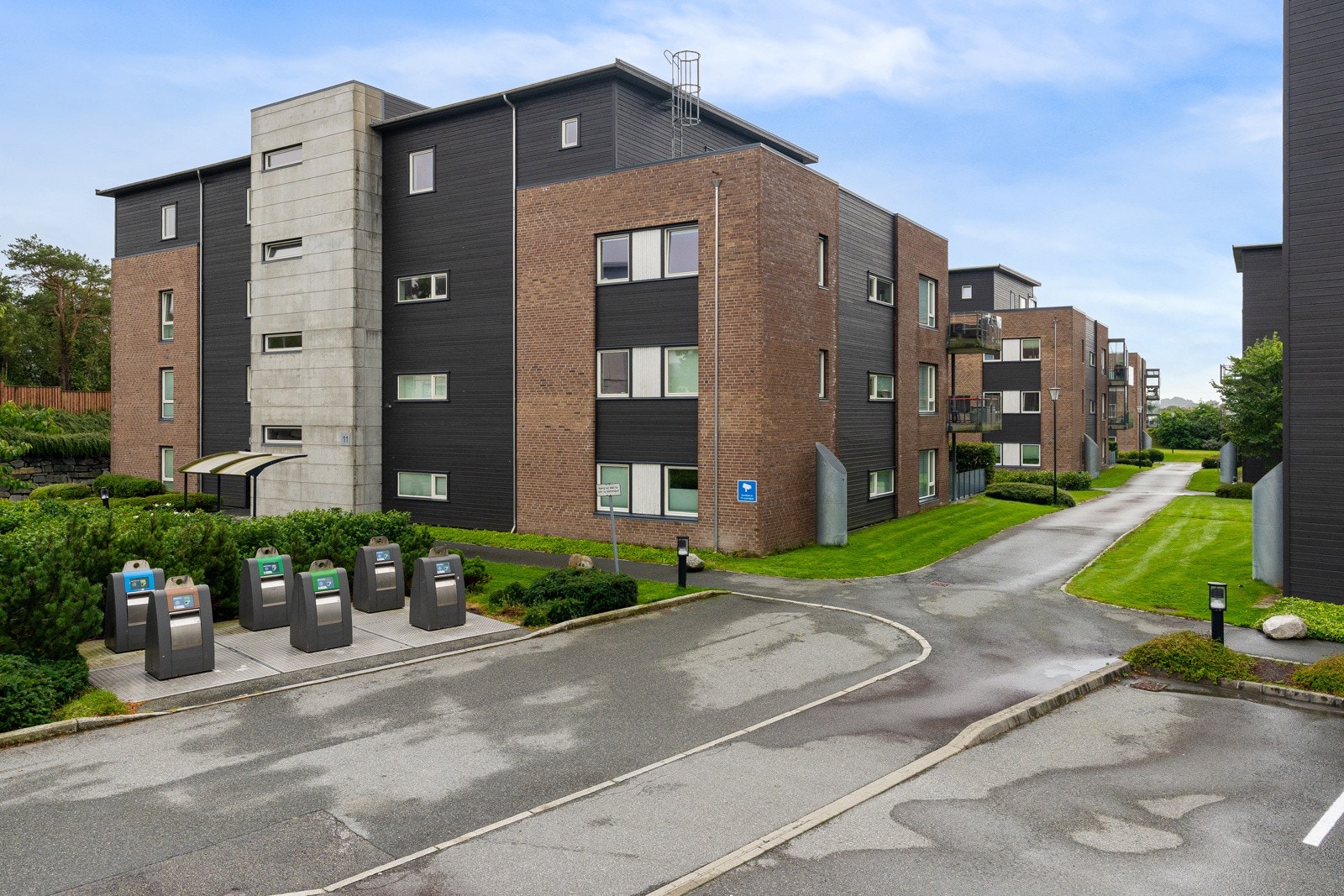 Leiligheten ligger i et ettertraktet område med nærhet til det meste for å trives i lang tid. Galleribilde