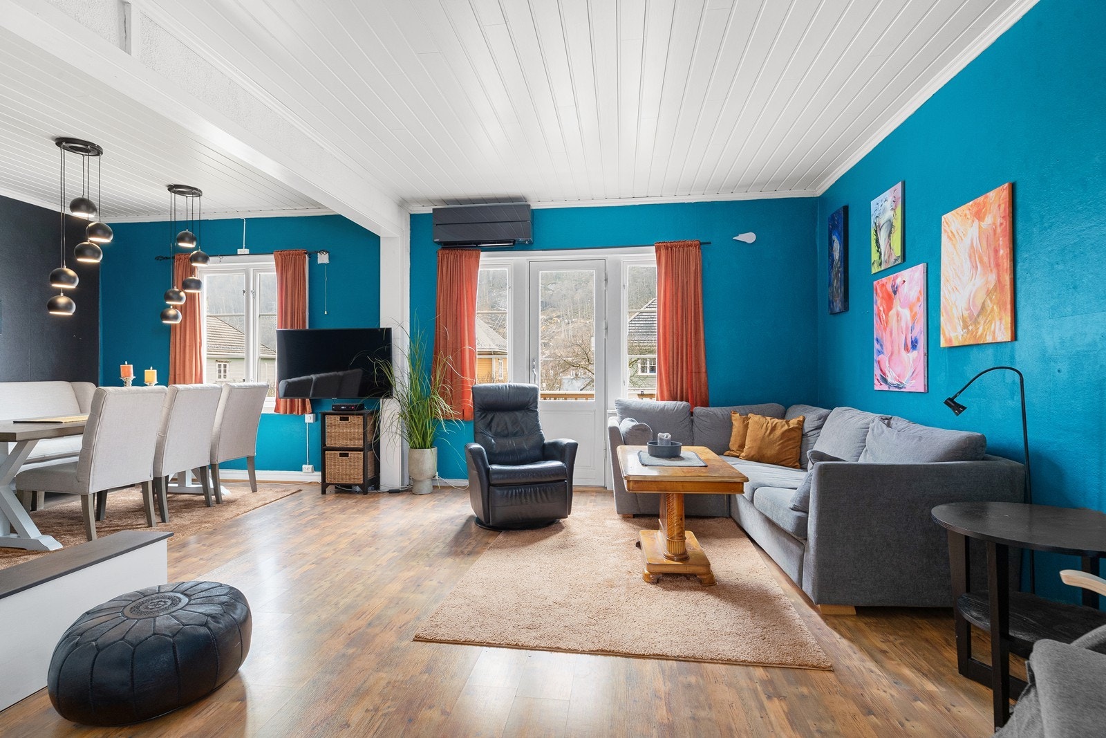 Romslig og god stue Galleribilde