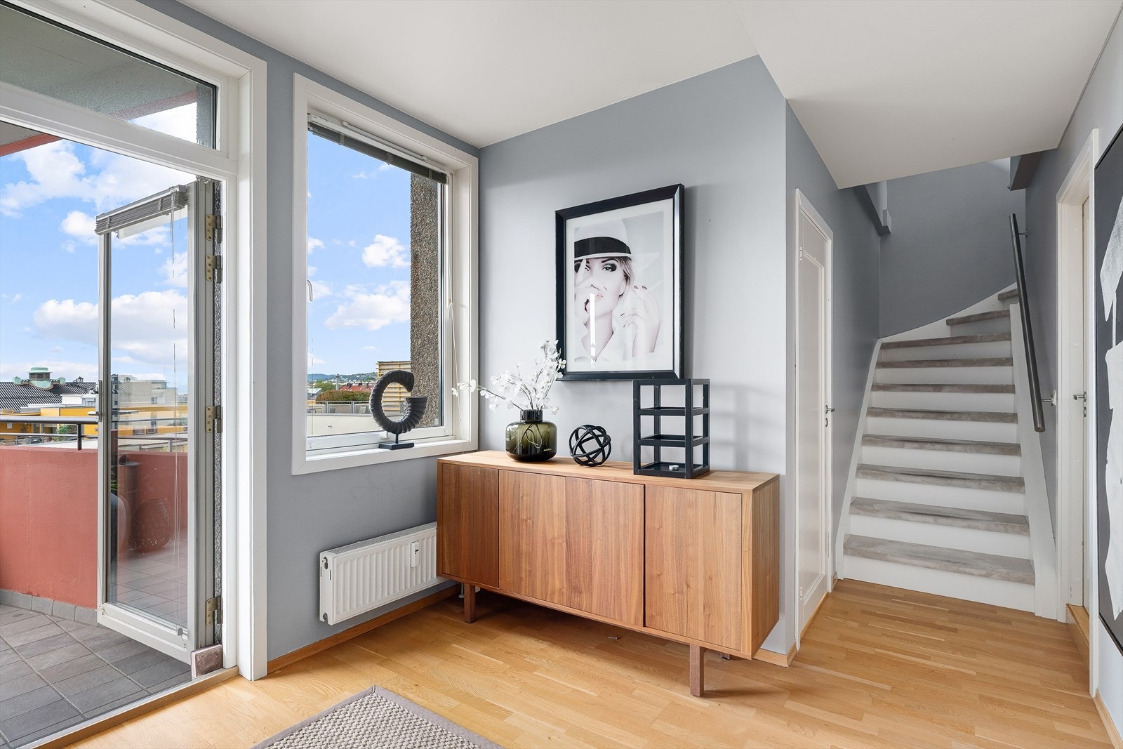 Velkommen ned til 7. etasje - sove- og baderomsavdelingen samt en solrik terrasse på 20 kvm. Galleribilde