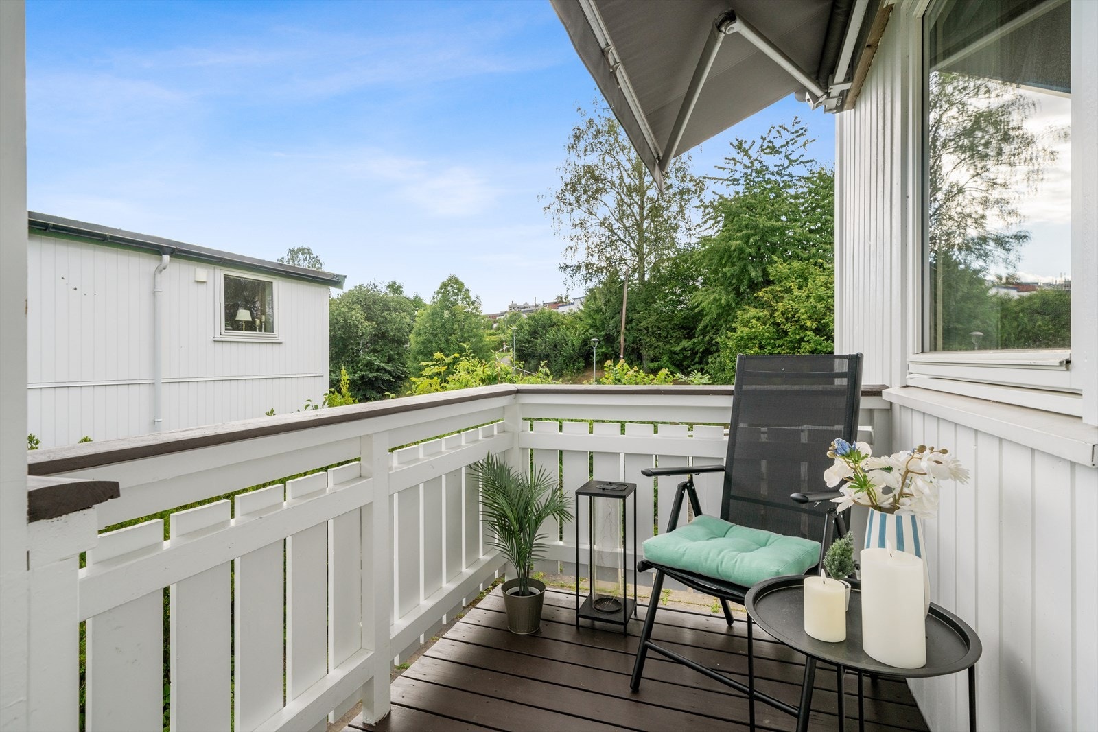 Terrasse er et perfekt sted for morgenkaffen, grilling eller rolige sommerkvelder. Galleribilde