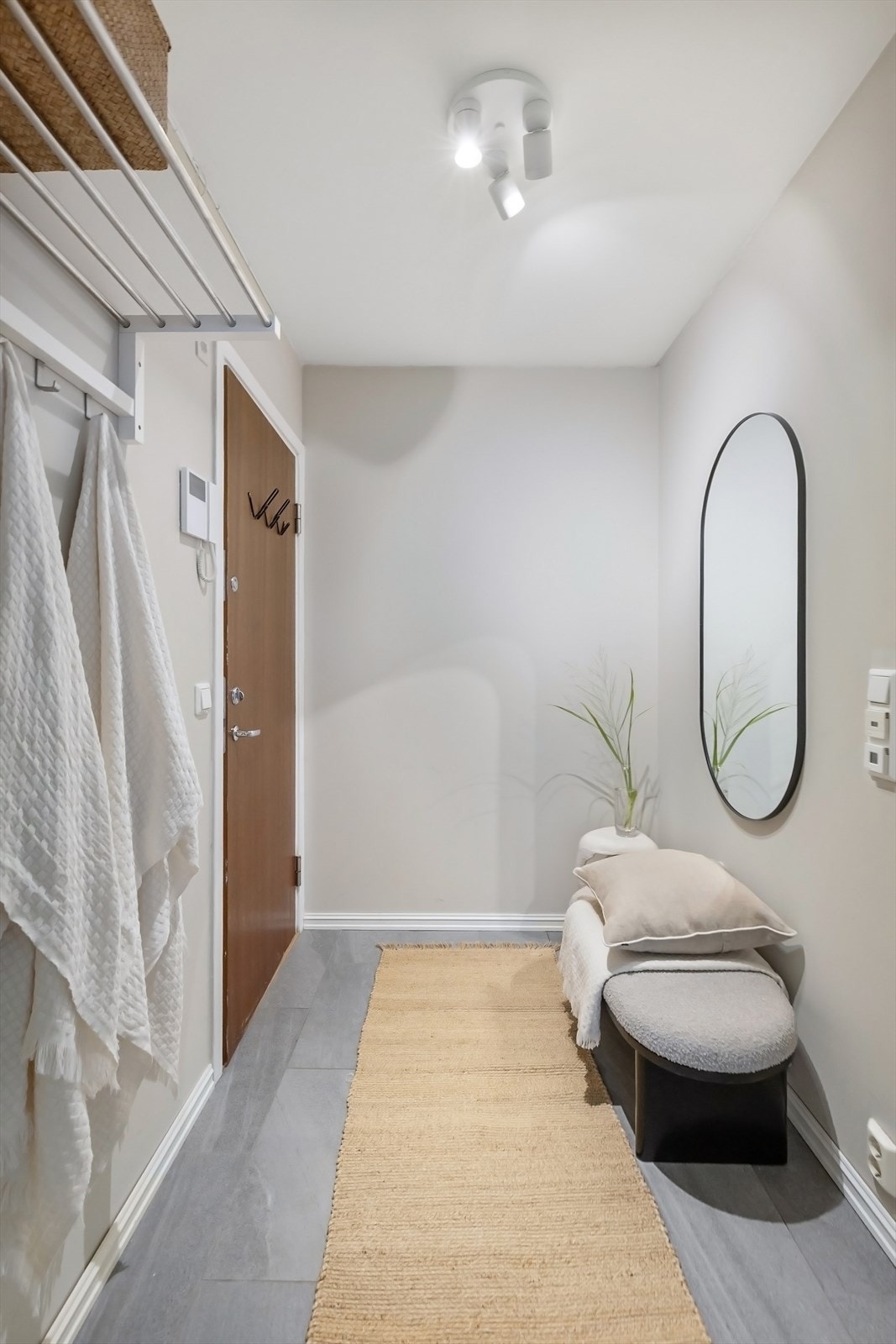 Plass til ytterligere garderobe om ønskelig. Galleribilde