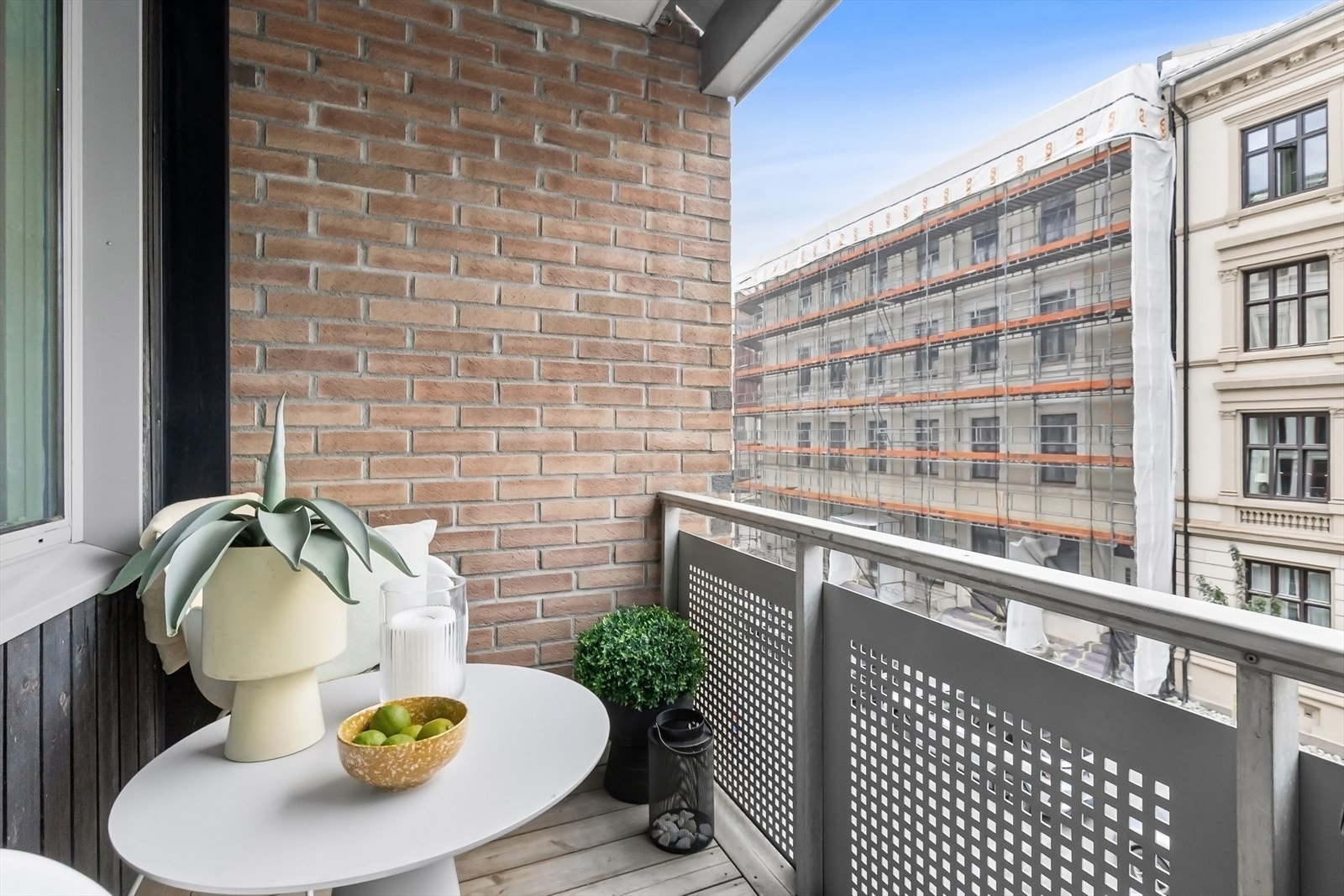 Meget pen og velholdt 2-roms selveier med balkong og heisadkomst. Galleribilde