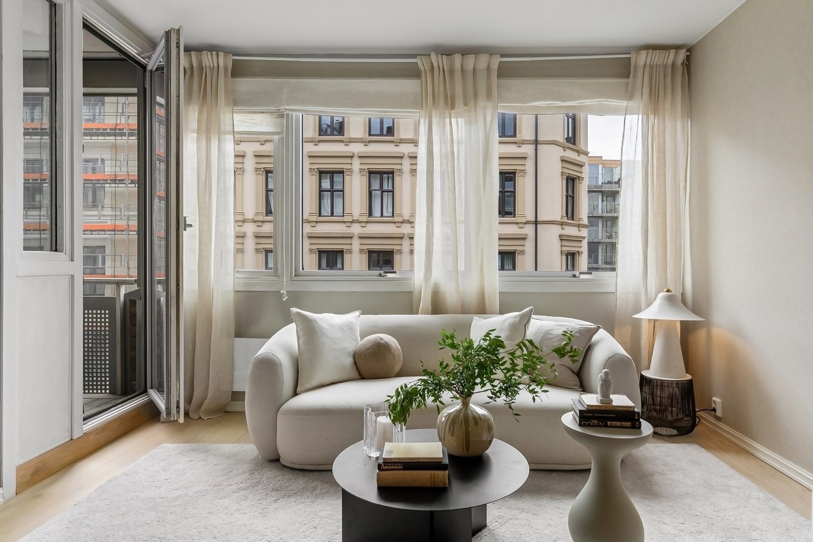 Varmtvann og internett er inkludert i felleskostnader. Galleribilde