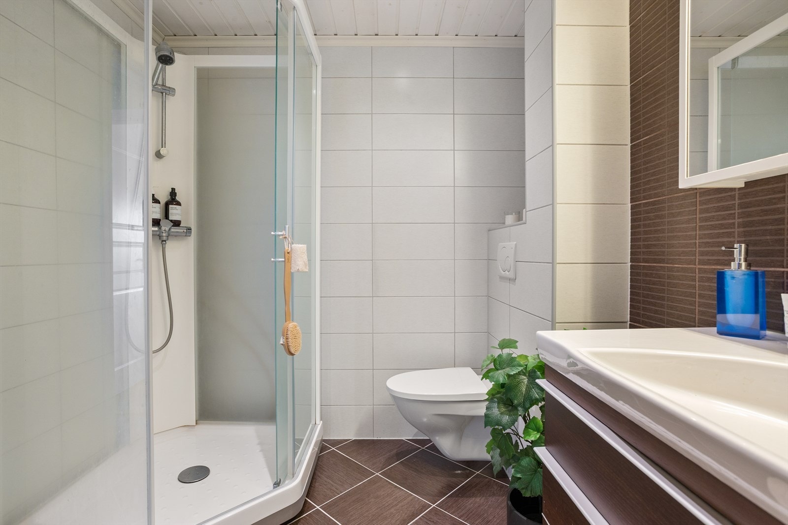 Borettslaget har vedtatt våtromsrehabilitering, det vil utføres rehabilitering av bad og vaskerom. Det er planlagt arbeid høsten 2026 for denne blokken Galleribilde